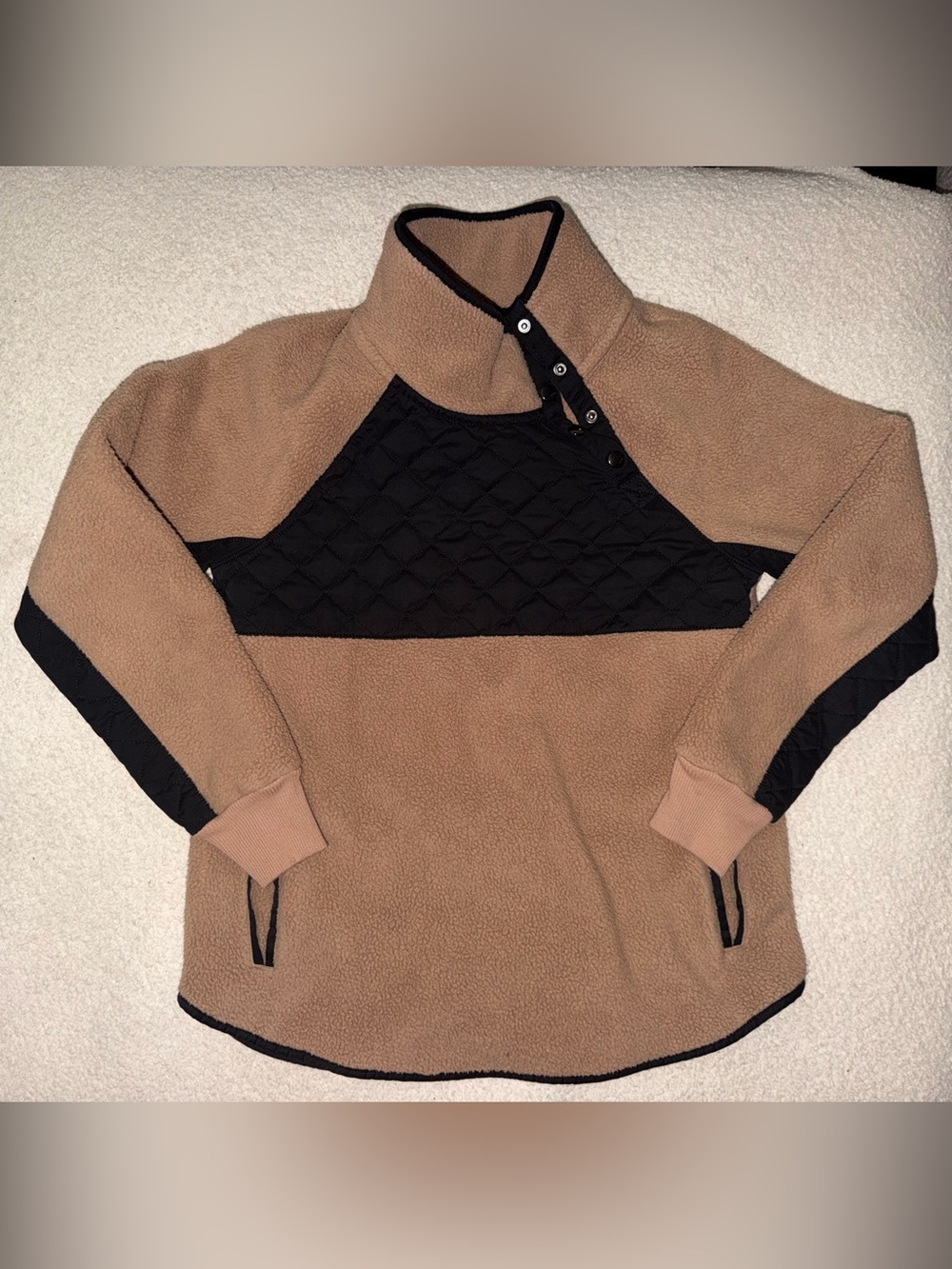 Abercrombie & Fitch Tan and Black Quilted Fleece Pullover Jacket